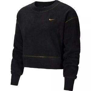 Nike Fleece Long Sleeve Cropped Crewneck in Small